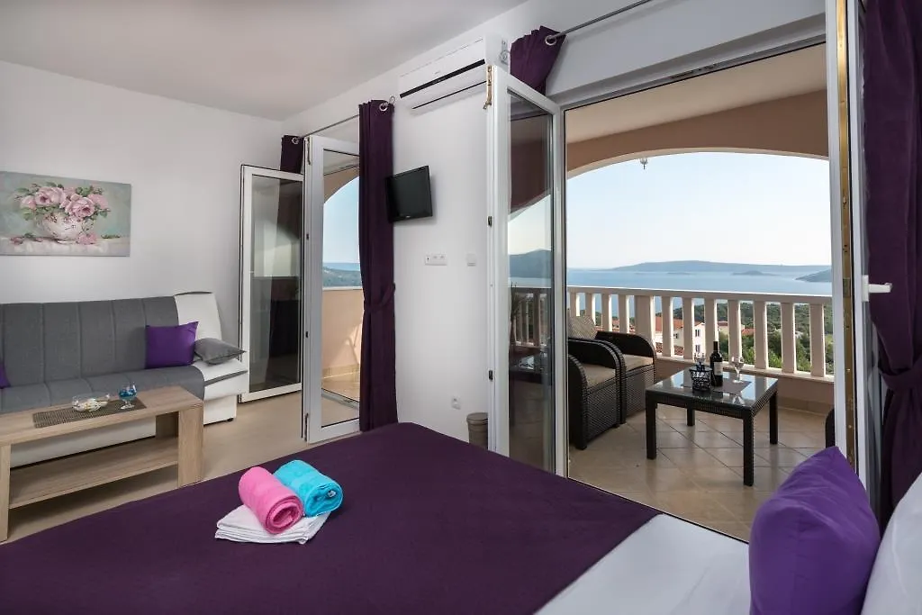 Apartments Blue Lagoon Trogir Croatia