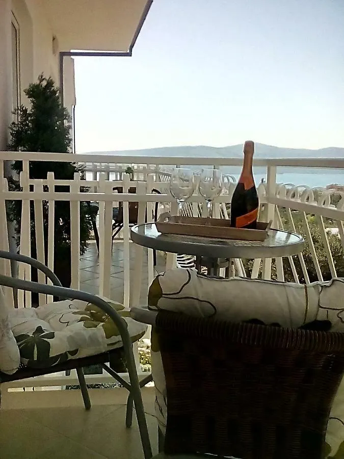 Apartments Blue Lagoon Trogir 0*,